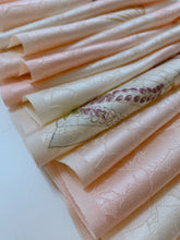 画像をギャラリービューアに読み込む, 扇に梅藤牡丹模様暈しに総地紋【タックタイプ】