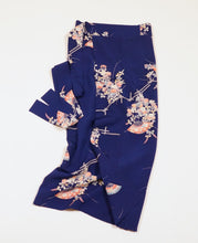 画像をギャラリービューアに読み込む, 草に扇模様【シュッケニ】