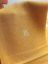 画像をギャラリービューアに読み込む, 松竹梅織り出し一つ家紋の色無地(百貫達雄)【シュッケニ】