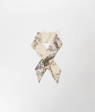 画像をギャラリービューアに読み込む, 枝梅模様に流水地紋【短】