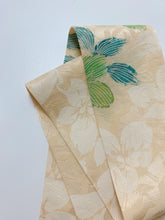 画像をギャラリービューアに読み込む, 総鶴地紋に線花模様②