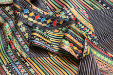 画像をギャラリービューアに読み込む, 切りばめ風縞に抽象模様