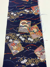 画像をギャラリービューアに読み込む, 色紙に花古典柄模様