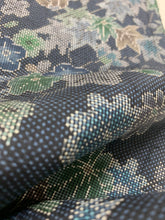 画像をギャラリービューアに読み込む, 菊に楓模様織り出し本場泥大島紬5マルキ【S】