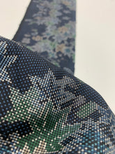 画像をギャラリービューアに読み込む, 菊に楓模様織り出し本場泥大島紬5マルキ【S】