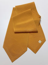 画像をギャラリービューアに読み込む, 芝草に蝶模様織り出し色無地