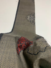 画像をギャラリービューアに読み込む, 変わり色紙に抽象画模様織り出し本場泥大島紬(5マルキ)