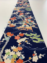 画像をギャラリービューアに読み込む, 屋敷に草花模様【シュッケニ】