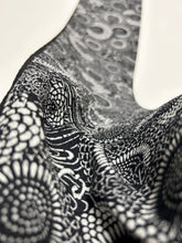 画像をギャラリービューアに読み込む, 流水に浮き花模様【ギャザータイプ】