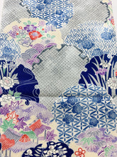 画像をギャラリービューアに読み込む, 雪輪に草花模様【シュッケニ】