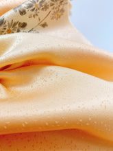 画像をギャラリービューアに読み込む, 流水に草花・花瓶模様総花地紋【ギャザータイプ】