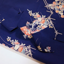 画像をギャラリービューアに読み込む, 草に扇模様【シュッケニ】