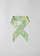 画像をギャラリービューアに読み込む, 【短】総蔦葉地紋に草花模様