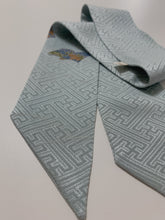 画像をギャラリービューアに読み込む, 読み本に花模様総紗綾地紋①