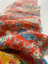 画像をギャラリービューアに読み込む, 本加賀型友禅扇に花古典柄(証紙あり)【シュッケニ】