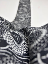 画像をギャラリービューアに読み込む, 流水に浮き花模様【ギャザータイプ】