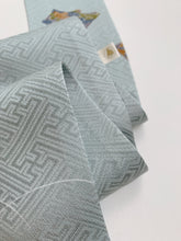 画像をギャラリービューアに読み込む, 読み本に花模様総紗綾地紋①