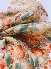 画像をギャラリービューアに読み込む, 総地紋草花模様【タックタイプ】