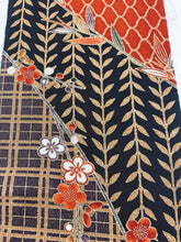 画像をギャラリービューアに読み込む, 【三田村環】金彩枝梅に格子・網目模様