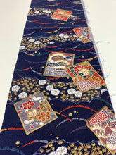 画像をギャラリービューアに読み込む, 色紙に花古典柄模様