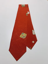 画像をギャラリービューアに読み込む, 破れ色紙に花古典柄総紗綾地紋