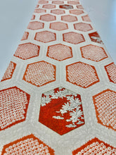 画像をギャラリービューアに読み込む, 亀甲に菊・桜模様総小花地紋【L】