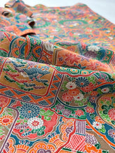 画像をギャラリービューアに読み込む, 絵皿に家屋・花鳥模様