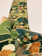 画像をギャラリービューアに読み込む, 色紙に花・古典柄上代紬