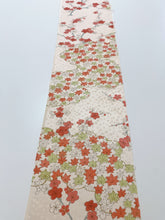 画像をギャラリービューアに読み込む, 雲取りに楓・枝梅模様総地紋【ギャザータイプ】