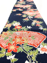 画像をギャラリービューアに読み込む, 扇の地紙に枝楓模様【シュッケニ】