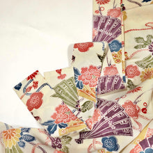 画像をギャラリービューアに読み込む, 桧扇に草花模様【タックタイプ】