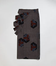 画像をギャラリービューアに読み込む, 亀甲に草葉模様織り出し本場泥大島紬(7マルキ)