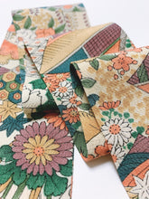画像をギャラリービューアに読み込む, 色紙に花鳥古典模様【短より短】