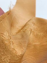 画像をギャラリービューアに読み込む, 松菊模様織り出し一つ紋色無地