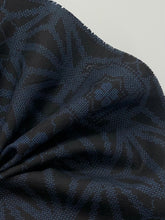 画像をギャラリービューアに読み込む, 麻の葉に華紋織り出し本場泥大島紬着物5マルキ【L】