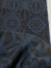 画像をギャラリービューアに読み込む, 麻の葉に華紋織り出し本場泥大島紬着物5マルキ【L】