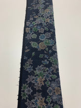 画像をギャラリービューアに読み込む, 菊に楓模様織り出し本場泥大島紬5マルキ【S】