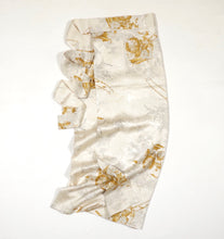 画像をギャラリービューアに読み込む, 御所車に総地紋模様【シュッケニ】