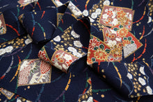 画像をギャラリービューアに読み込む, 色紙に花古典柄模様