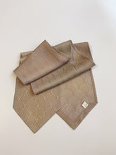 画像をギャラリービューアに読み込む, 松葉青海波模様織出し暈し色無地【長】