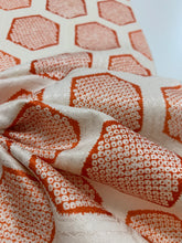 画像をギャラリービューアに読み込む, 亀甲に菊・桜模様総小花地紋【L】