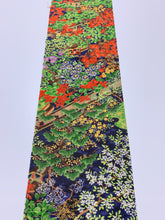 画像をギャラリービューアに読み込む, 唐風景に松楓菊模様【シュッケニ】