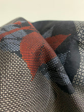 画像をギャラリービューアに読み込む, 亀甲に草葉模様織り出し本場泥大島紬(7マルキ)