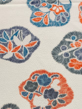 画像をギャラリービューアに読み込む, 縮緬地枝梅に桔梗模様【シュッケニ】