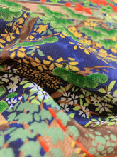 画像をギャラリービューアに読み込む, 唐風景に松楓菊模様【シュッケニ】