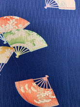 画像をギャラリービューアに読み込む, 暈し花扇模様縦縞地紋【シュッケニ】