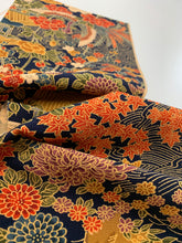 画像をギャラリービューアに読み込む, 寺院に花鳥模様【L】