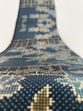 画像をギャラリービューアに読み込む, 菊楓模様織り出し本場泥大島紬【シュッケニ】