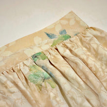 画像をギャラリービューアに読み込む, 総鶴地紋に線花模様【ギャザータイプ】