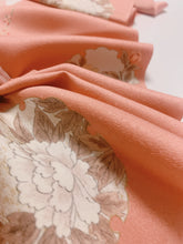 画像をギャラリービューアに読み込む, 雪輪に草花模様【シュッケニ】